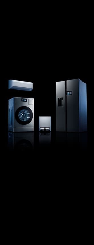 Sélection d’électroménager sur fond noir avec lave-linge à hublot, réfrigérateur et climatiseur